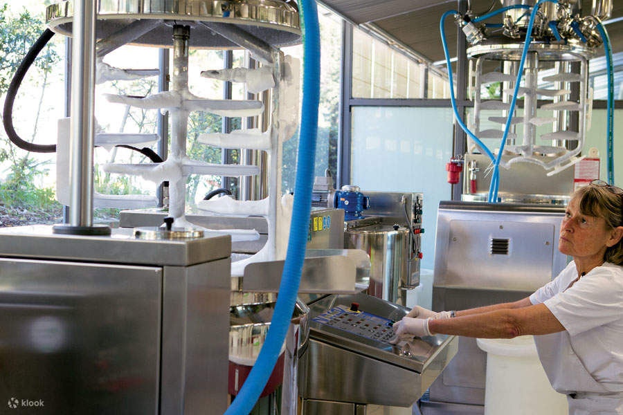 Visita a la fábrica de perfumes Fragonard y mini taller en Eze 