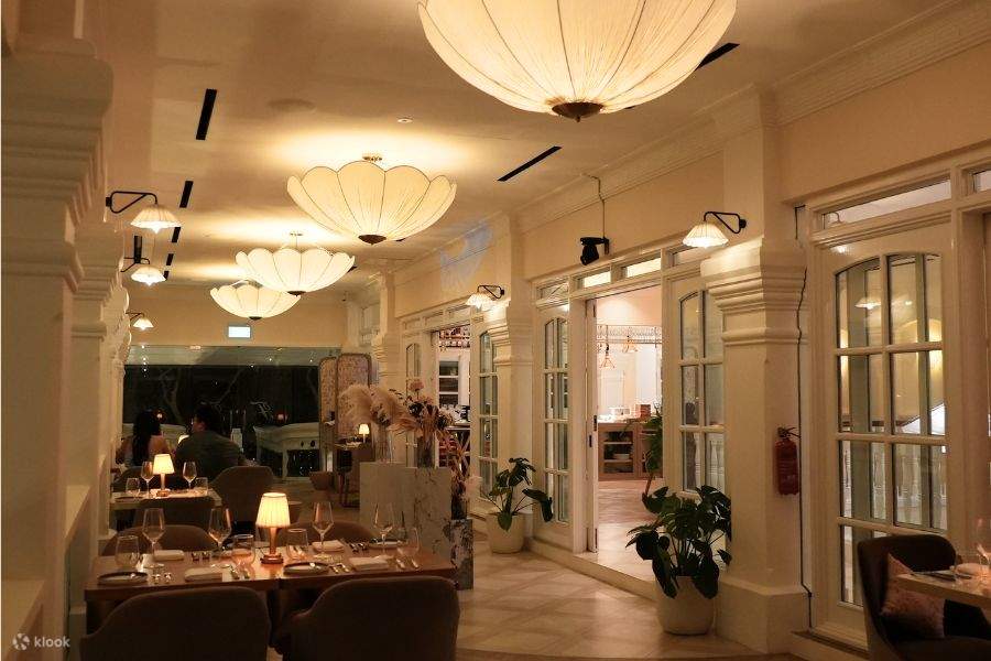 Camille di 1-Flowerhill Singapura