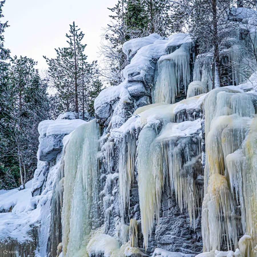 Pendakian Air Terjun Beku Kourouoma