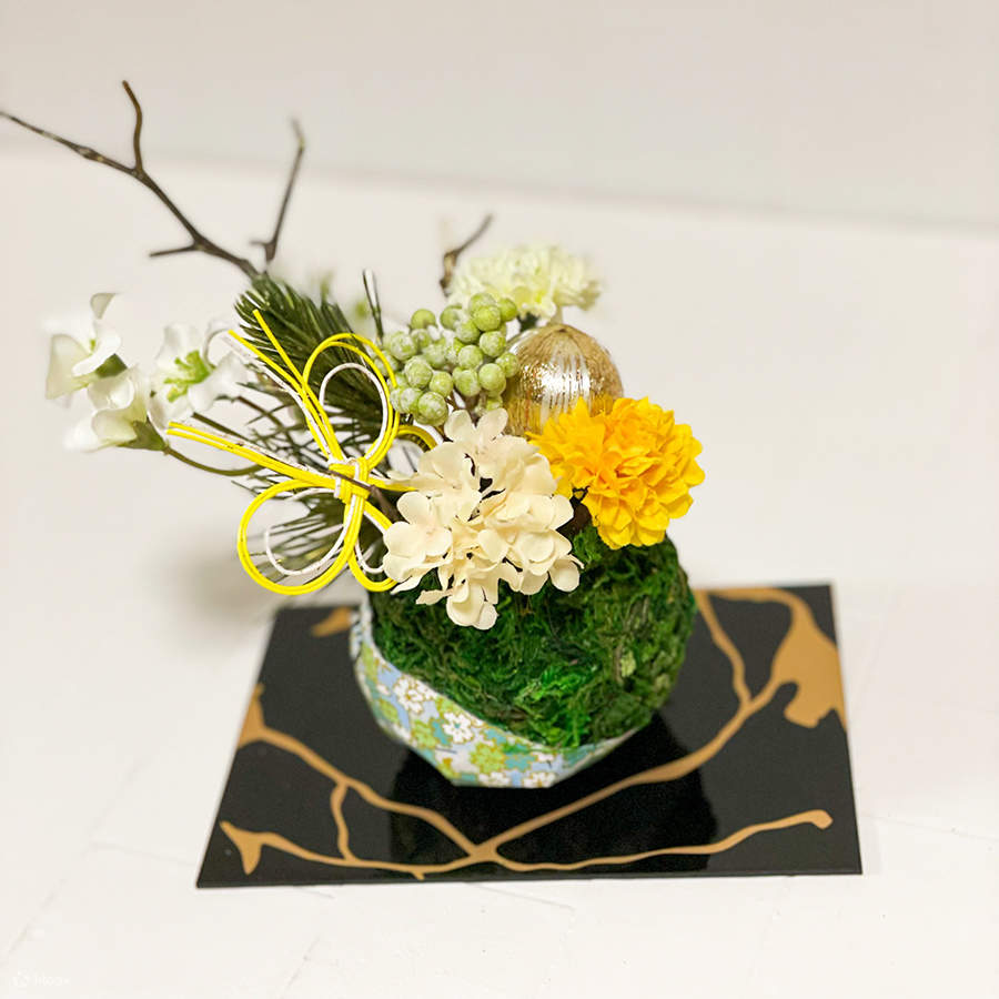 Trải nghiệm văn hóa Nhật Bản: Chậu cây Kokedama kèm đĩa Kintsugi (Kyoto)