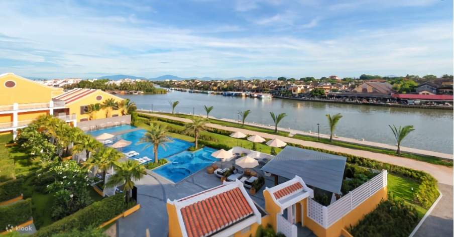 Thé de l'après-midi et lâcher de lanternes au Bay Resort Hoi An