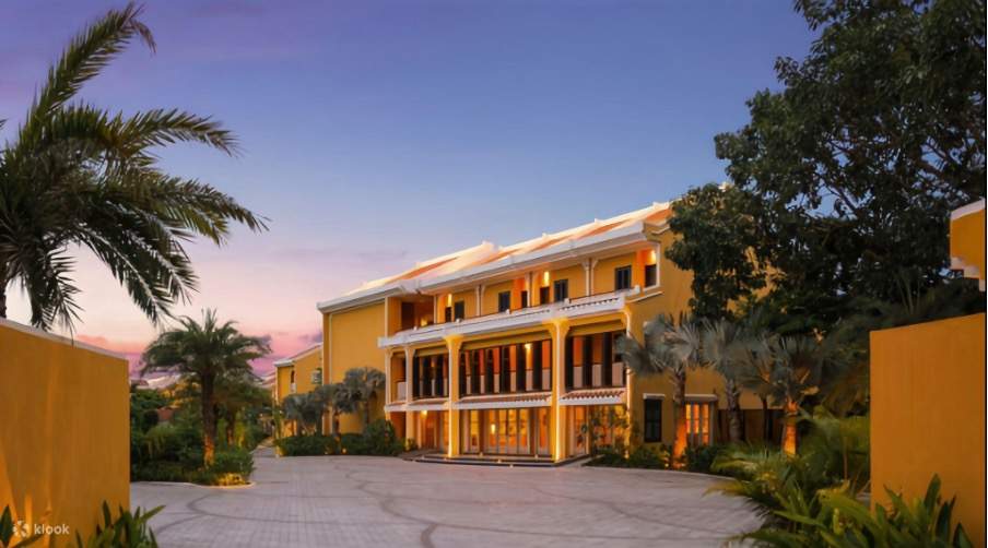 Thé de l'après-midi et lâcher de lanternes au Bay Resort Hoi An