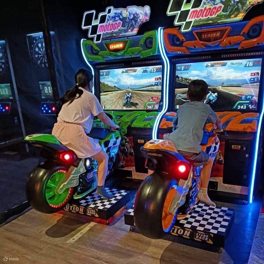 장내 놀이 시설