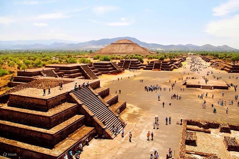 Đại Kim Tự Tháp Mặt Trời sừng sững như một minh chứng cho sự khéo léo của người Mesoamerica cổ đại