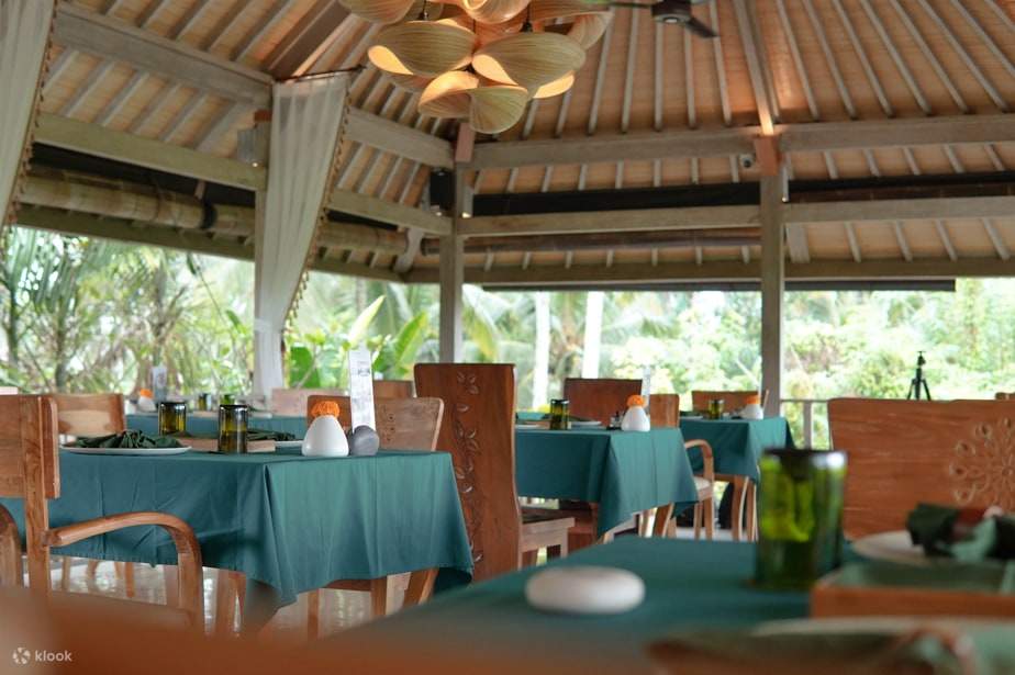 Experiencia gastronómica en Sans Indian Cuisine Ubud en Bali