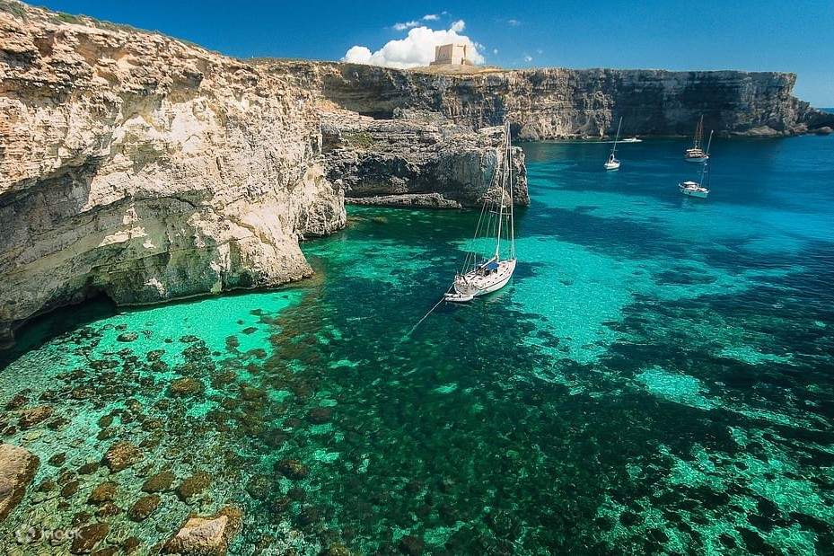 Pulau Comino Malta: Keindahan Sejarah dan Budaya