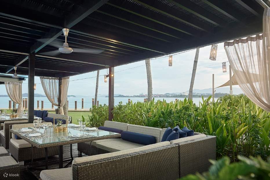 Coco Joe's Bar & Grill at Shangri-La Hotel Tanjung Aru, Sabah