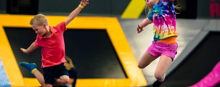 enfants à Bounceinc Bangkok, Thaïlande