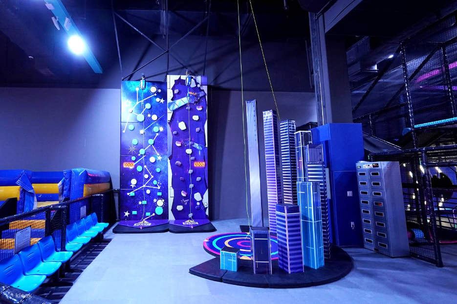 VAUNCE THE FIRST Inspire Resort Center is an exciting sports indoor theme park where you can enjoy not only the basic trampoline but also experience various sports content.