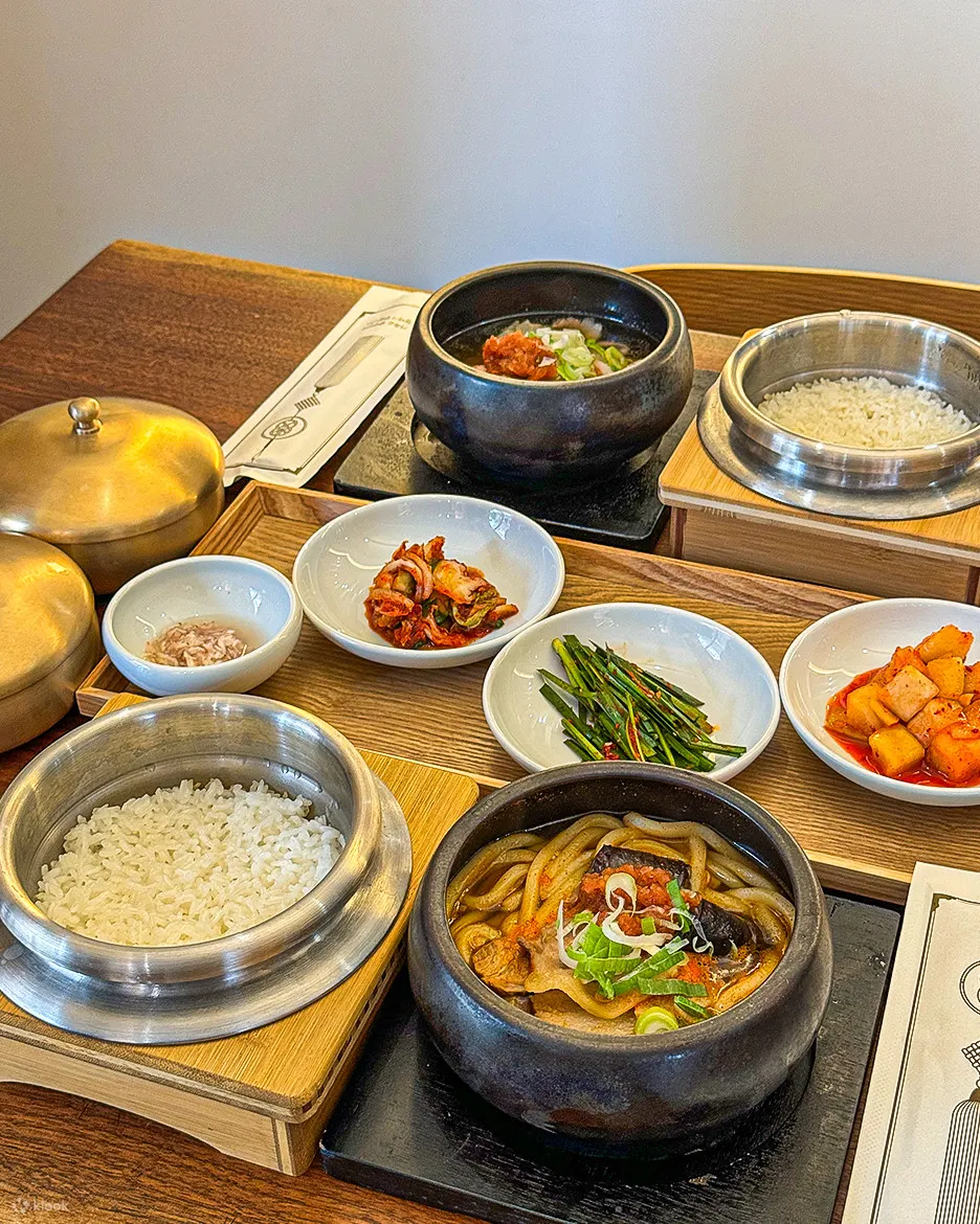 釜山猪肉汤餐厅餐桌预订
