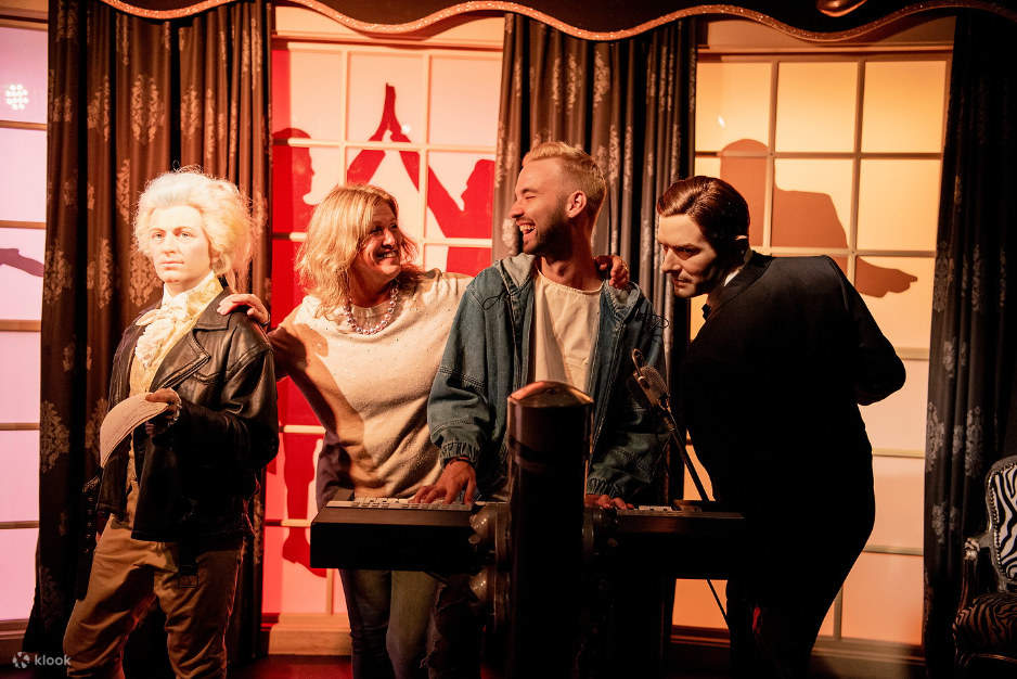 Prenez la pose avec des icônes mondiales chez Madame Tussauds et plongez dans le monde de stars de Berlin