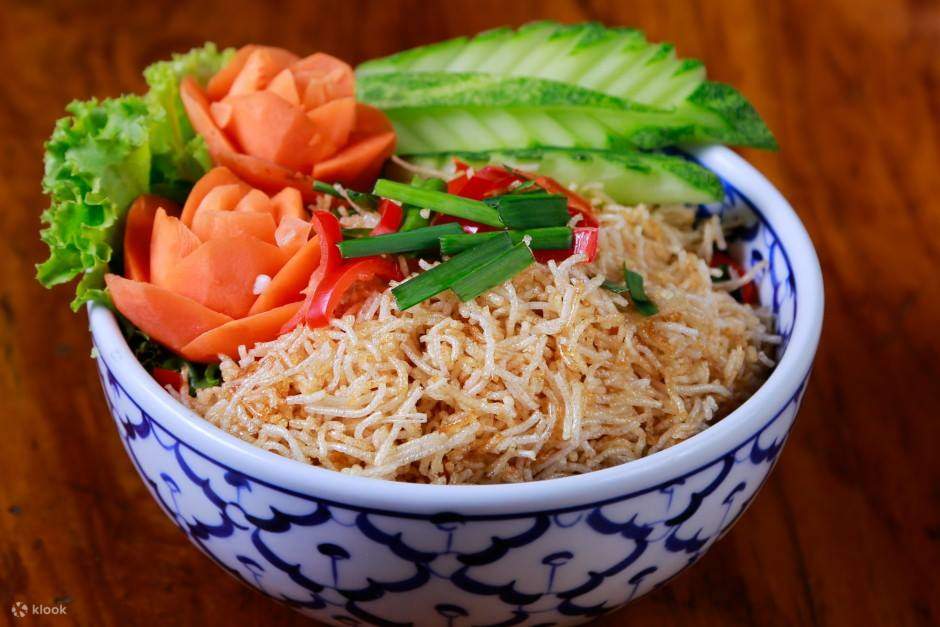 치앙마이: 전통 공연과 함께 즐기는 칸토크 디너