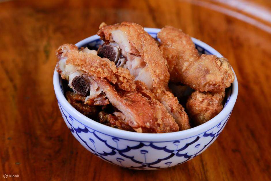 Chiang Mai: Cena Khantoke con espectáculo tradicional