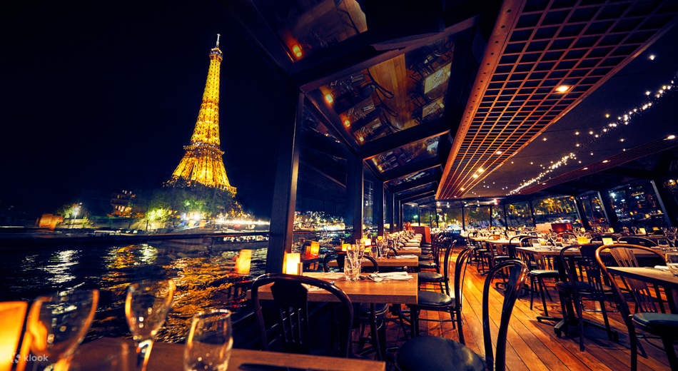 Romantic Dinner with the Best Illuminated Eiffel Tower View