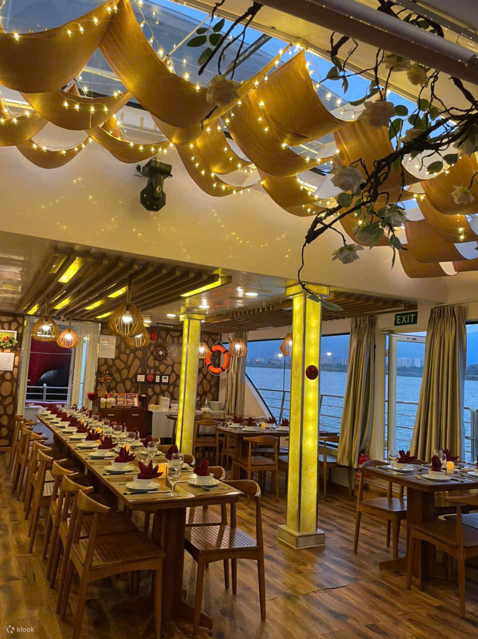 Pelayaran Malam di Sungai Han dengan Dragon Cruise 