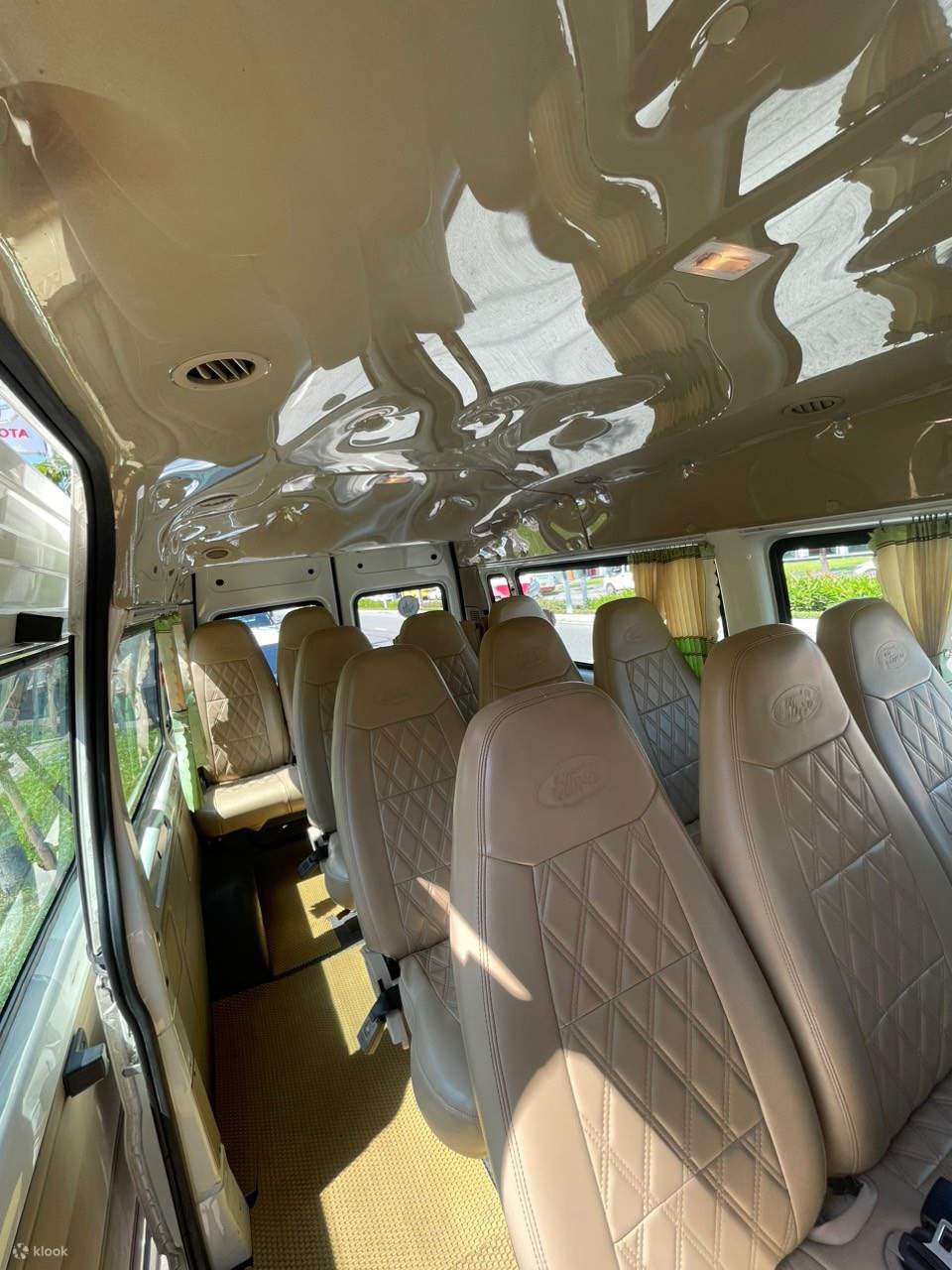 พบปะกับนักเดินทางคนอื่นๆ ที่ตื่นเต้นเช่นเดียวกับคุณที่จะได้ไปสำรวจ ฮอยอัน และ บานาฮิลส์