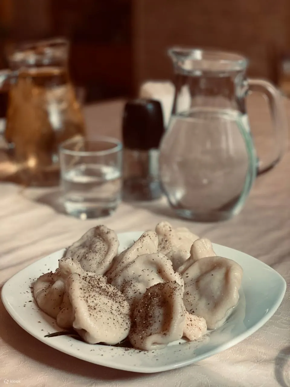 品尝我们亲手烹制的菜肴