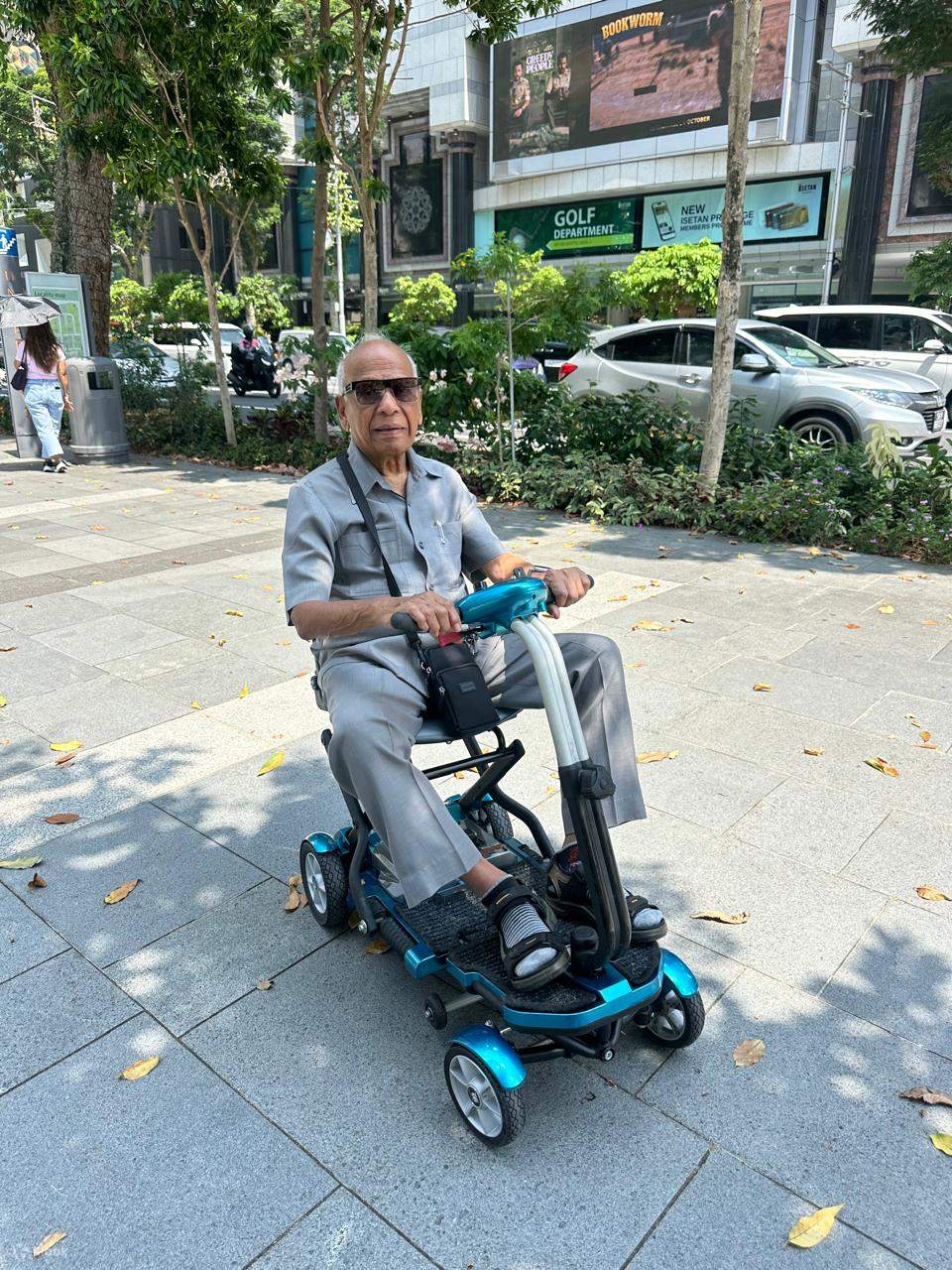 싱가포르 휴대용 전동 보조 기구/스쿠터 대여