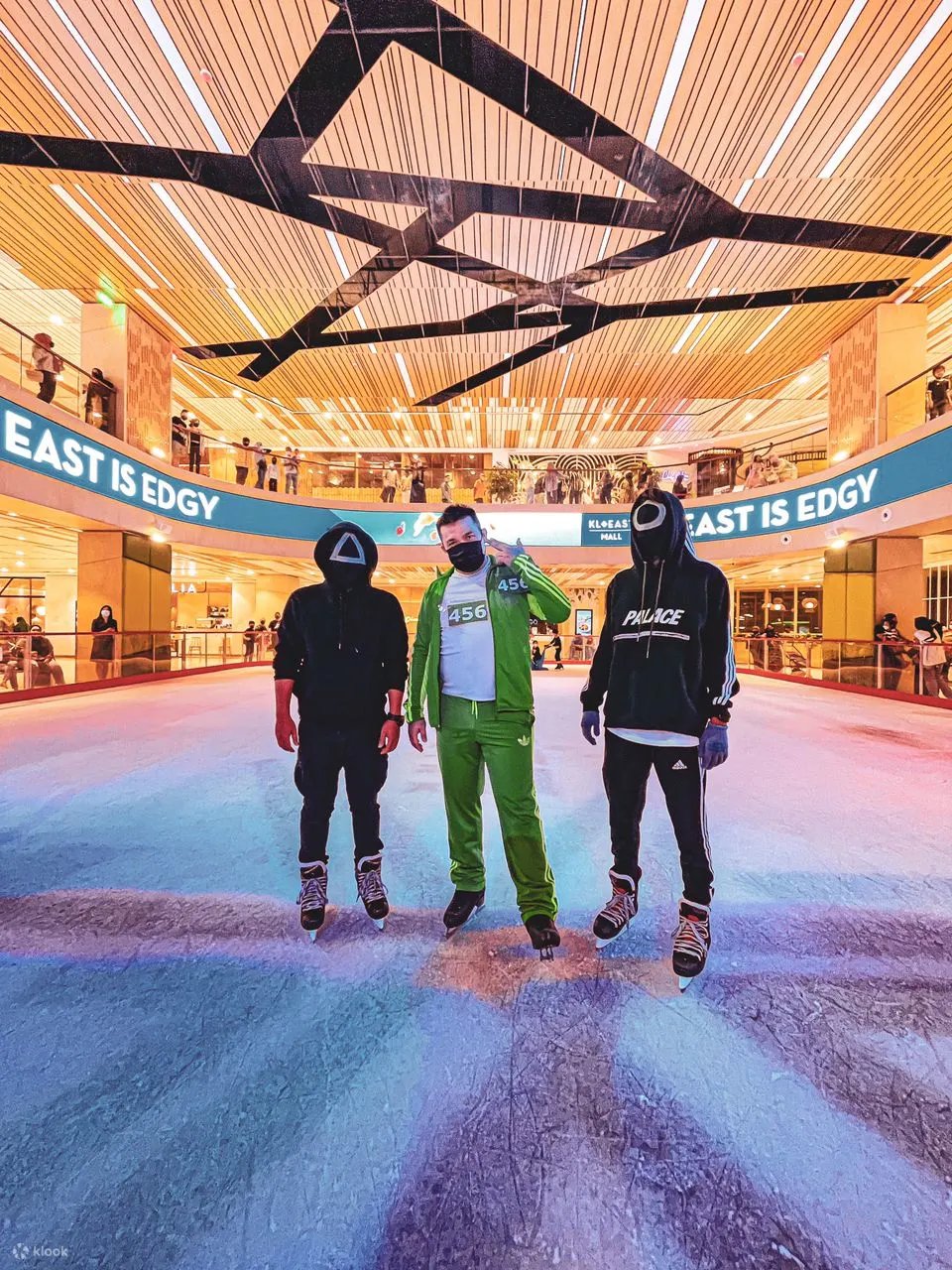 blue ice skating kl east mall合影