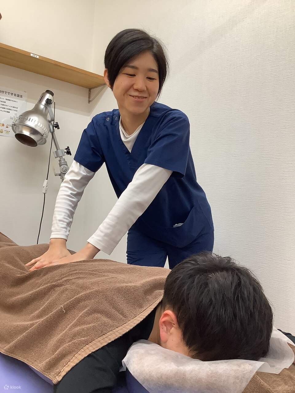 También hay elementos del menú correspondientes a trastornos del sistema nervioso autónomo, mejora de la piel, lifting y reafirmación, modelado de rostro pequeño y antidescolgamiento.