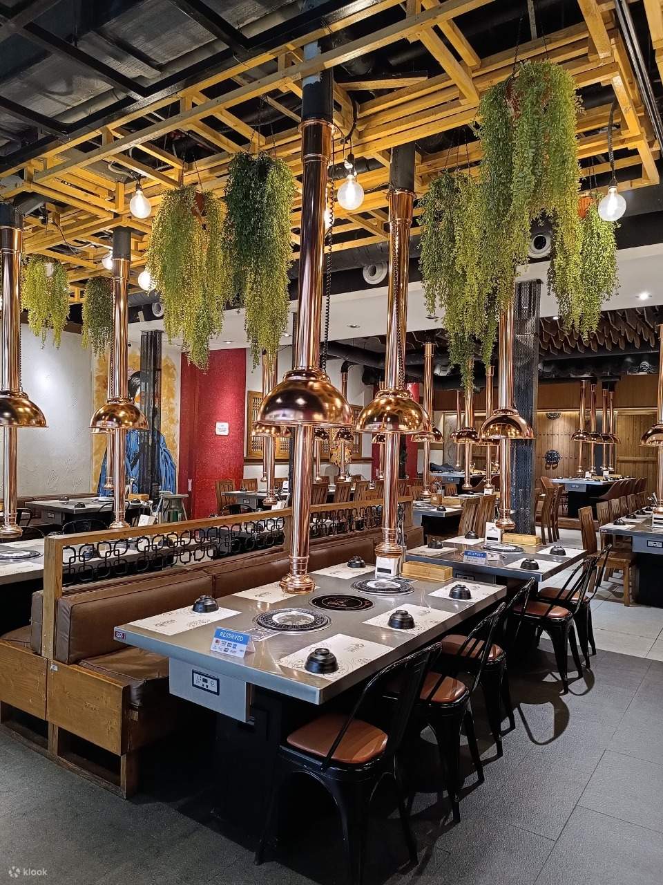 サム・スチュー・アンリ・サムギョプ + アーミースチュー アヤラモールズ・バーティス・ノース店