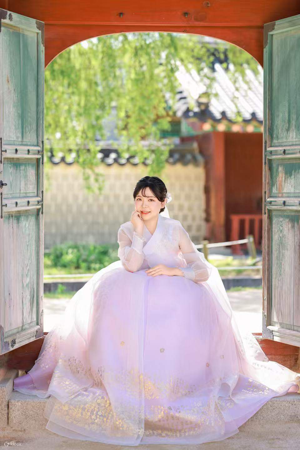 Sewa Hanbok di Dekat Gyeongbokgung oleh Hae & Dal Hanbok