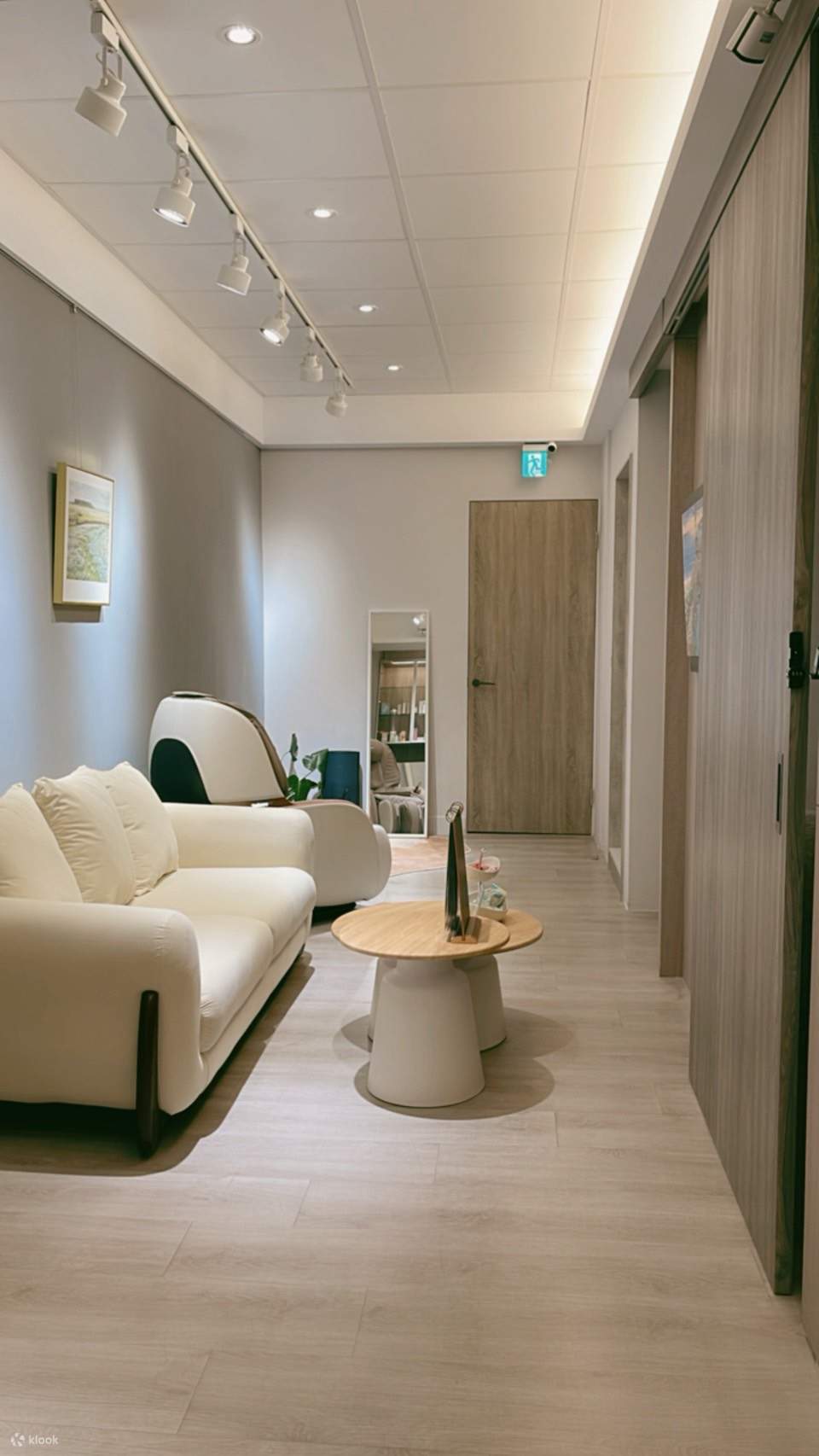 Corner Aesthetics Skin Management - MRT Minquan West Road Station
