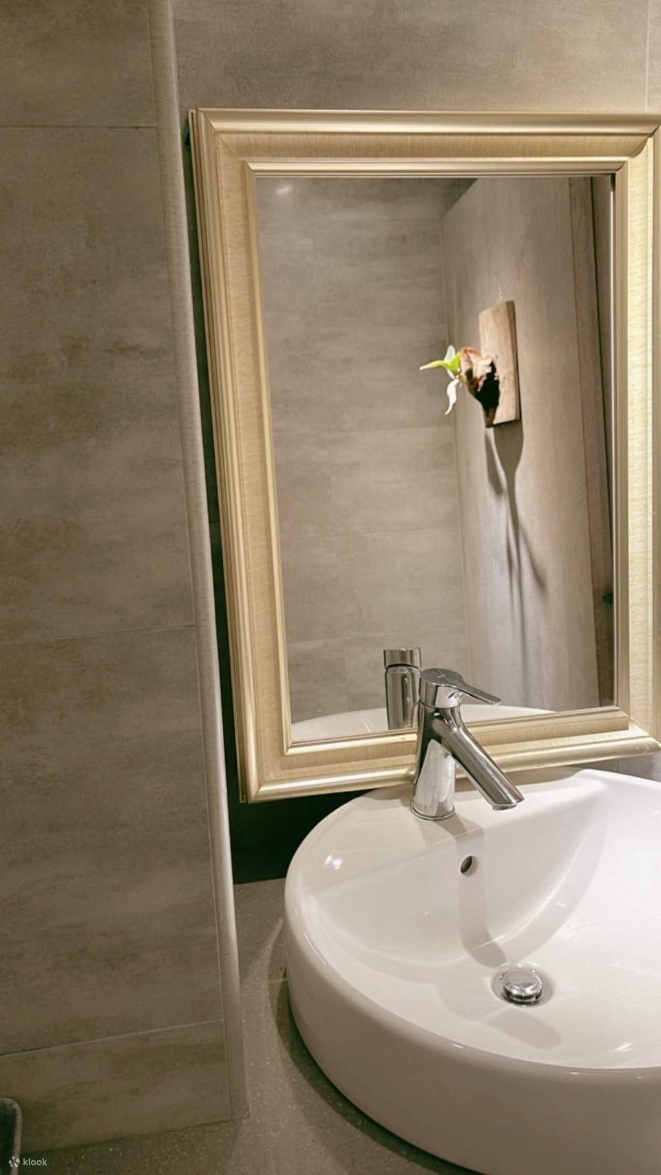 Corner Aesthetics Skin Management - MRT Minquan West Road Station