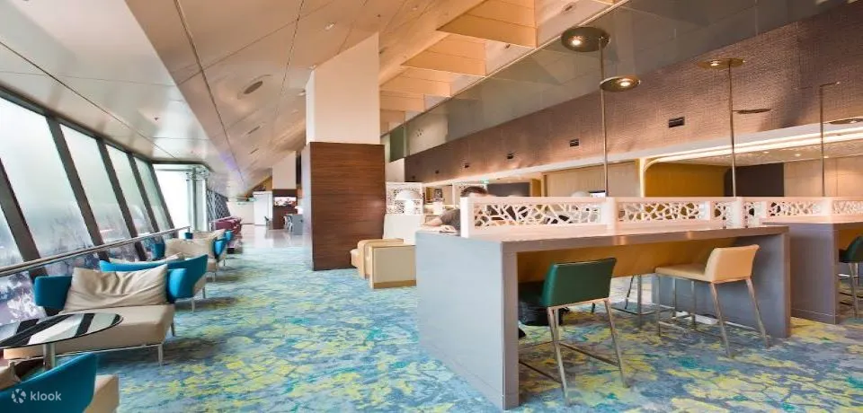 Terminal 2 lounge airport changi singapore rest gym smoke outdoor view sleep nap comfortable clean food buffet dining