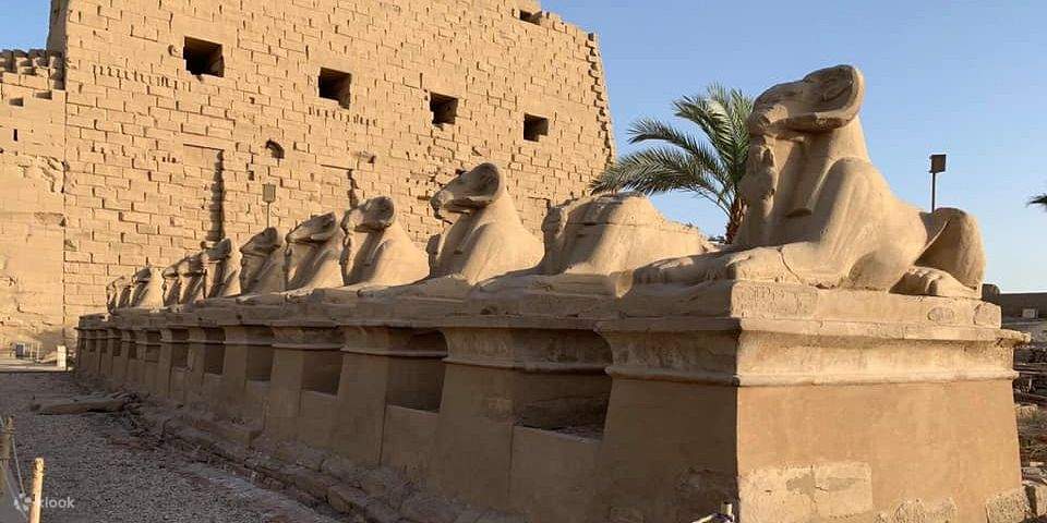 LUXOR