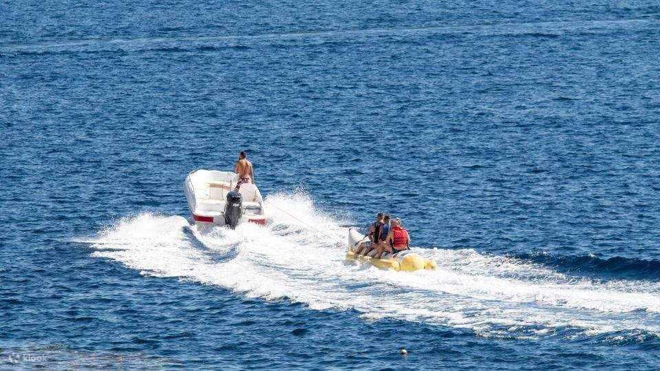 Hurghada: Glasboot und Parasailing mit Wassersport