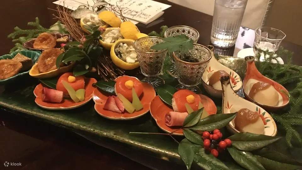 在当地导游的带领下，体验京都美食之旅 - 感受当地风味与传统