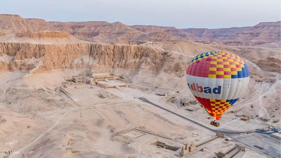 Luxor: Menaiki Belon Udara Panas di atas Peninggalan Luxor dengan Pemindahan Hotel