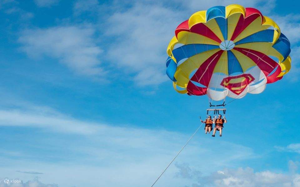 Hurghada: Parasailing & Watersports dengan Penjemputan Hotel