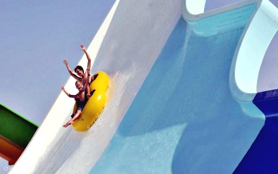 Hurghada : Makadi Water World avec déjeuner, boissons et transferts