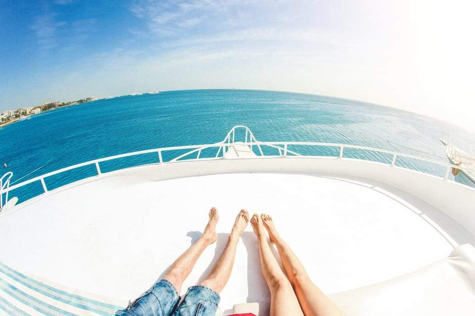 Schwimmen mit Delfinen & Schnorcheln in Hurghada – Bootsfahrt & Mittagessen