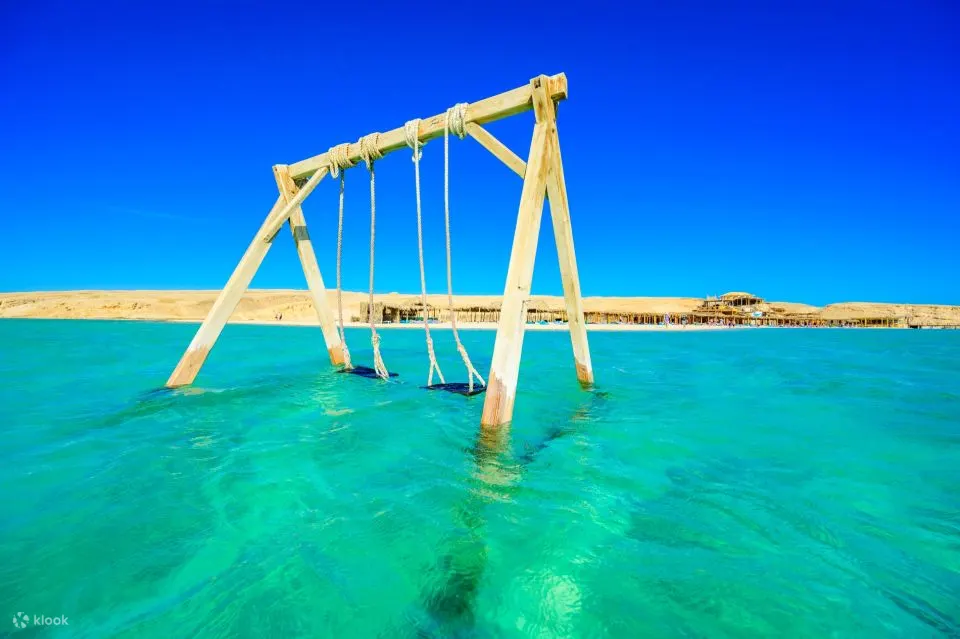 红海：橙湾岛和浮潜巡游（含午餐）