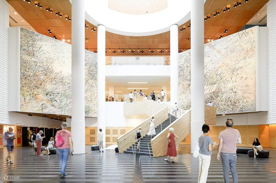 Erkunden Sie vielfältige Sammlungen moderner Kunst im ikonischen San Francisco Museum of Modern Art