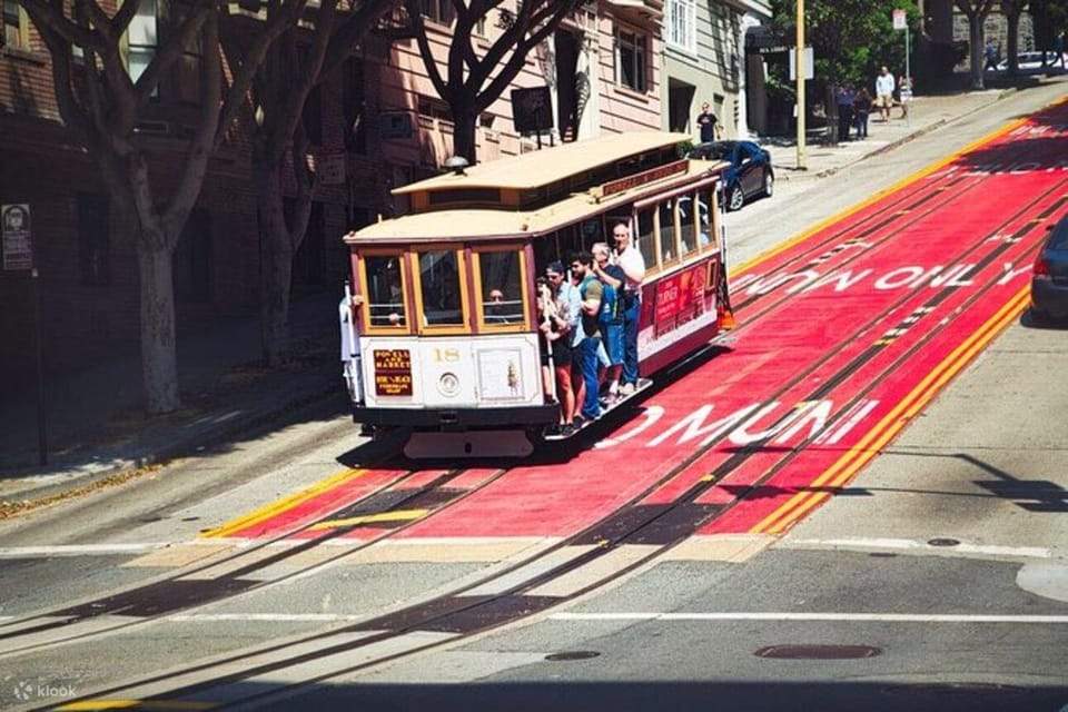 Esplora i principali punti di riferimento di San Francisco con corse illimitate sulla cable car!