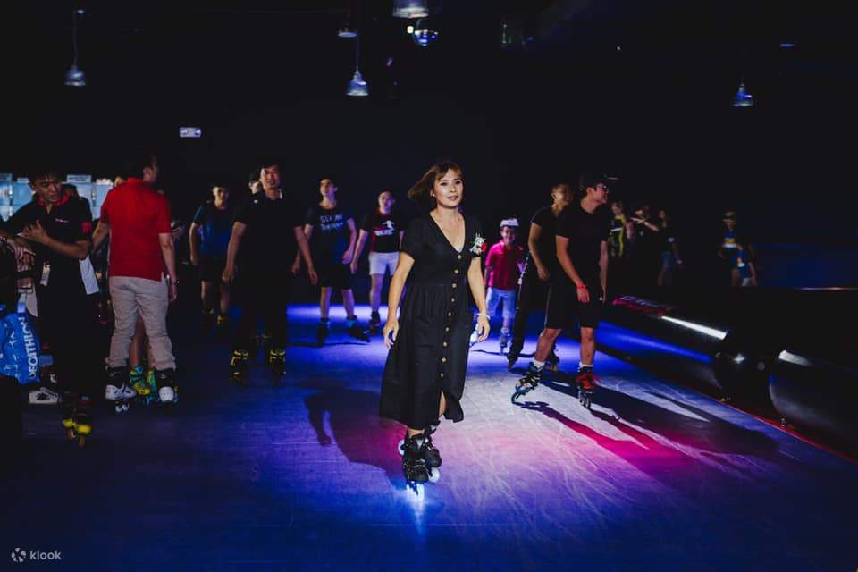 Inline-Skater auf der Hi-Roller-Eisbahn