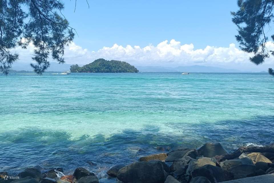 เกาะมานูกันและเกาะซาปี