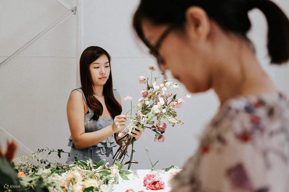 DIY Floral Arrangement Kit with Free Delivery Klook