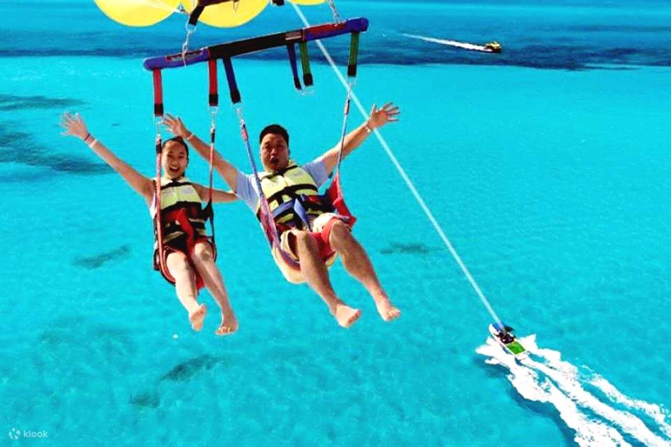 含午餐的沙漠和海上運動之旅