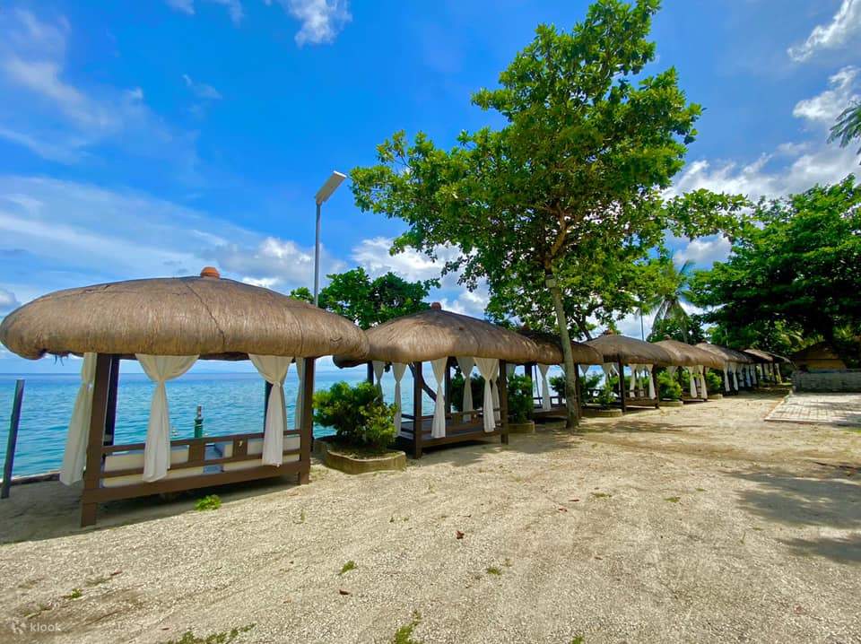Strandkabinen im Palm Beach Resort