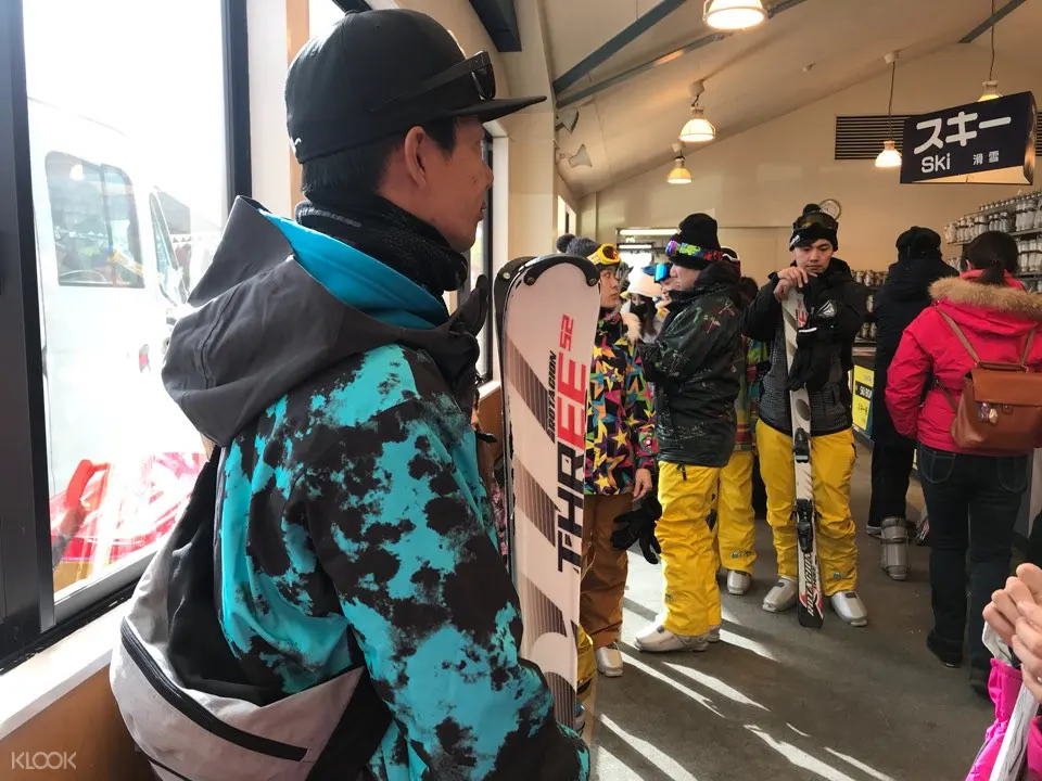 富士山二合目 YETI 滑雪場一日體驗（東京出發）