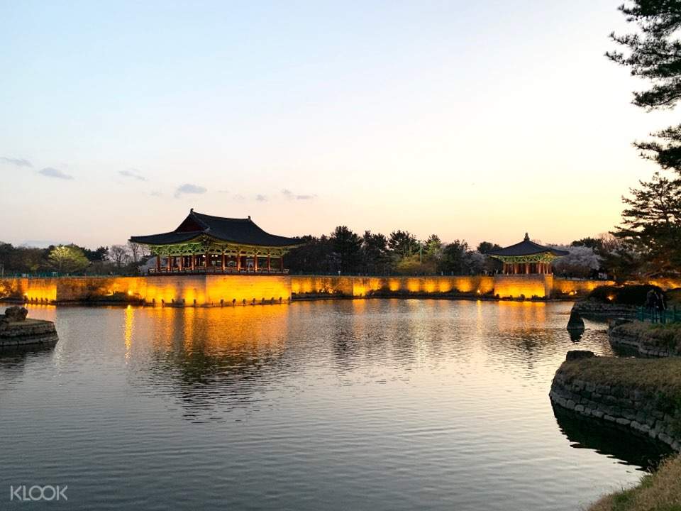 Cheomseongdae, Anapji Pond, Gyeongju Village, &amp; Bulguksa Gyeongju Day Tour  dari Busan