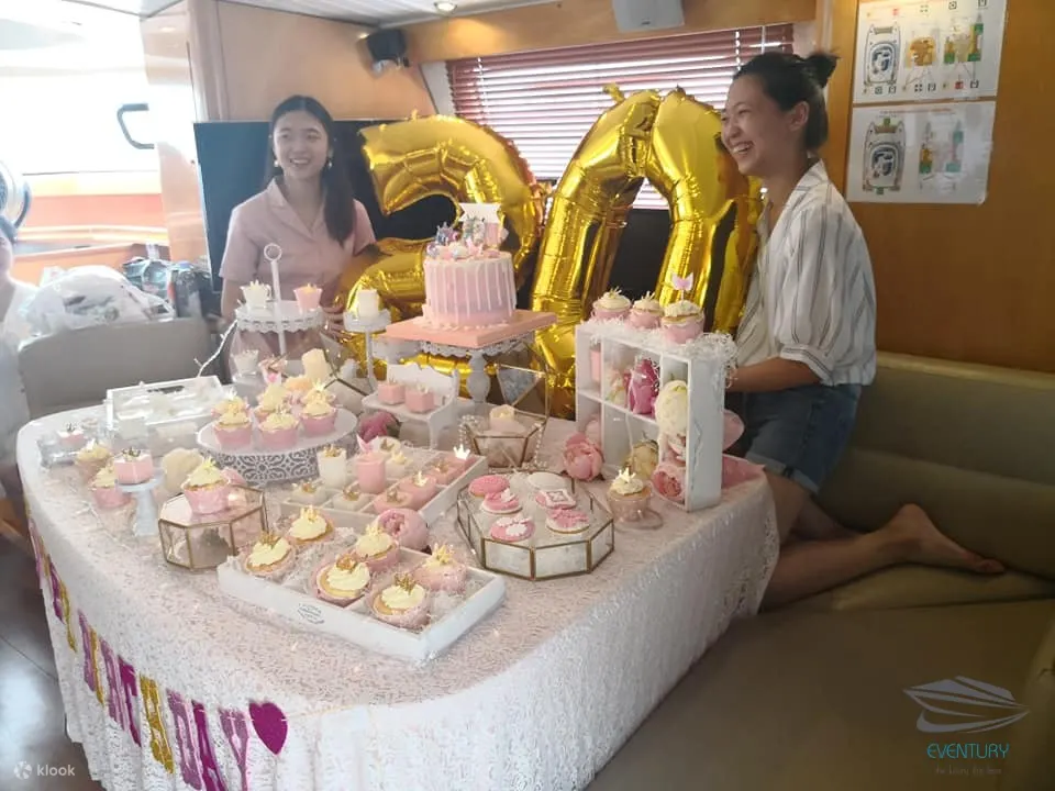 游艇生日派对活动郊游团友同乐海岛游艇巡游客路新加坡