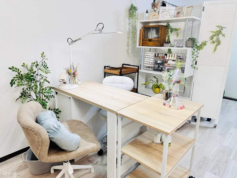 Eseguito dai migliori esperti di nail art giapponesi, per garantire professionalità e un servizio di alta qualità.