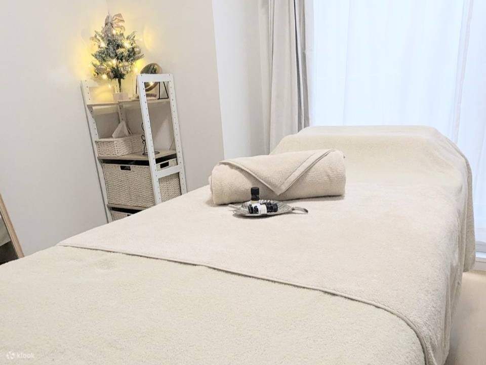 Le sale private offrono un ambiente tranquillo e riservato, permettendoti di immergerti in un'atmosfera confortevole.