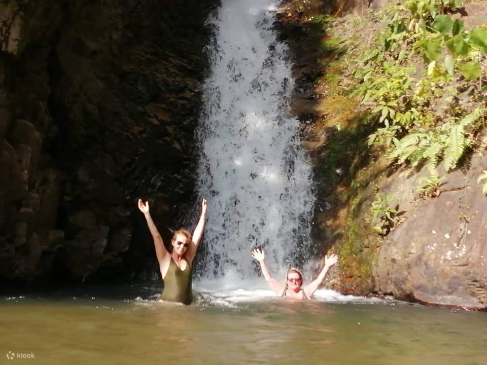 Lawatan Separuh Hari ke Krabi Elephant Care House & Berenang di Air Terjun Huay To